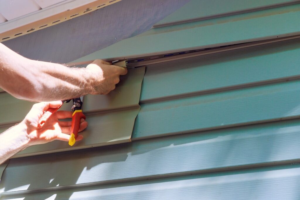 Matching new and old siding colors for repairs